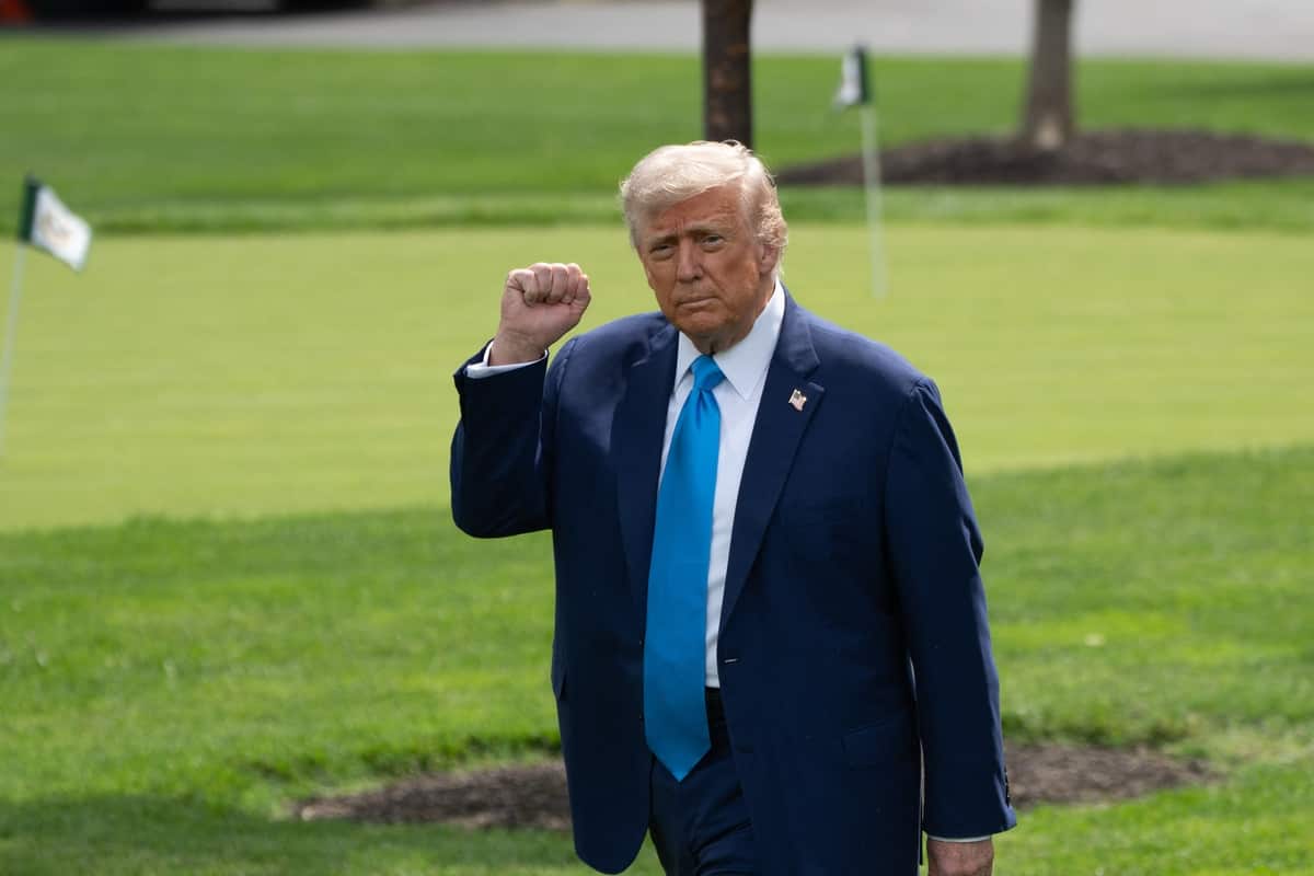 Tension et procédure judiciaire : Trump qualifie le parcours de golf de Washington d’« île poubelle »