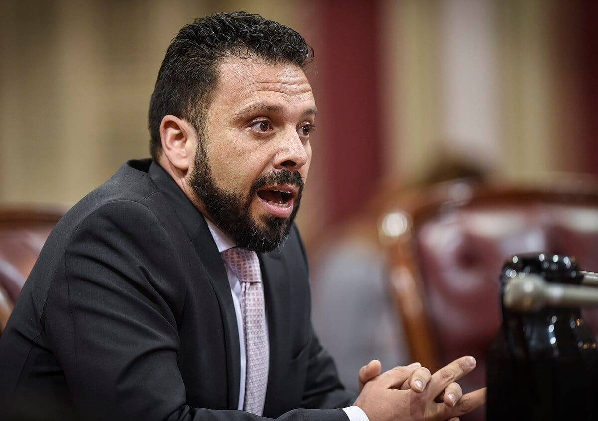 Propos controvers&eacute;s: Haroun Bouazzi s'absentera de l'Assembl&eacute;e nationale pour &laquo;quelques jours&raquo;