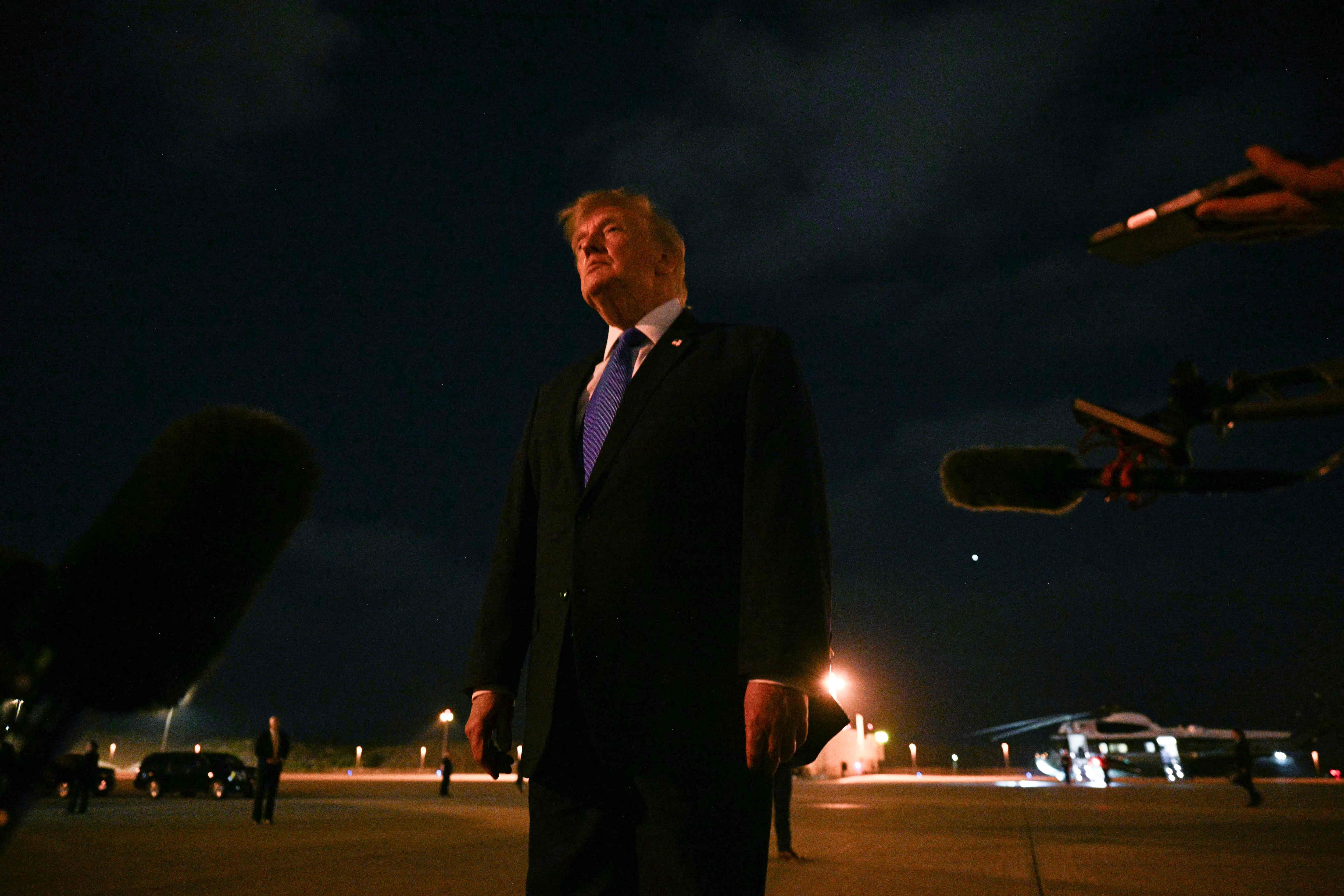 Donald Trump menace de frapper l'Iran «très fort» si le détroit d'Ormuz ne rouvre pas