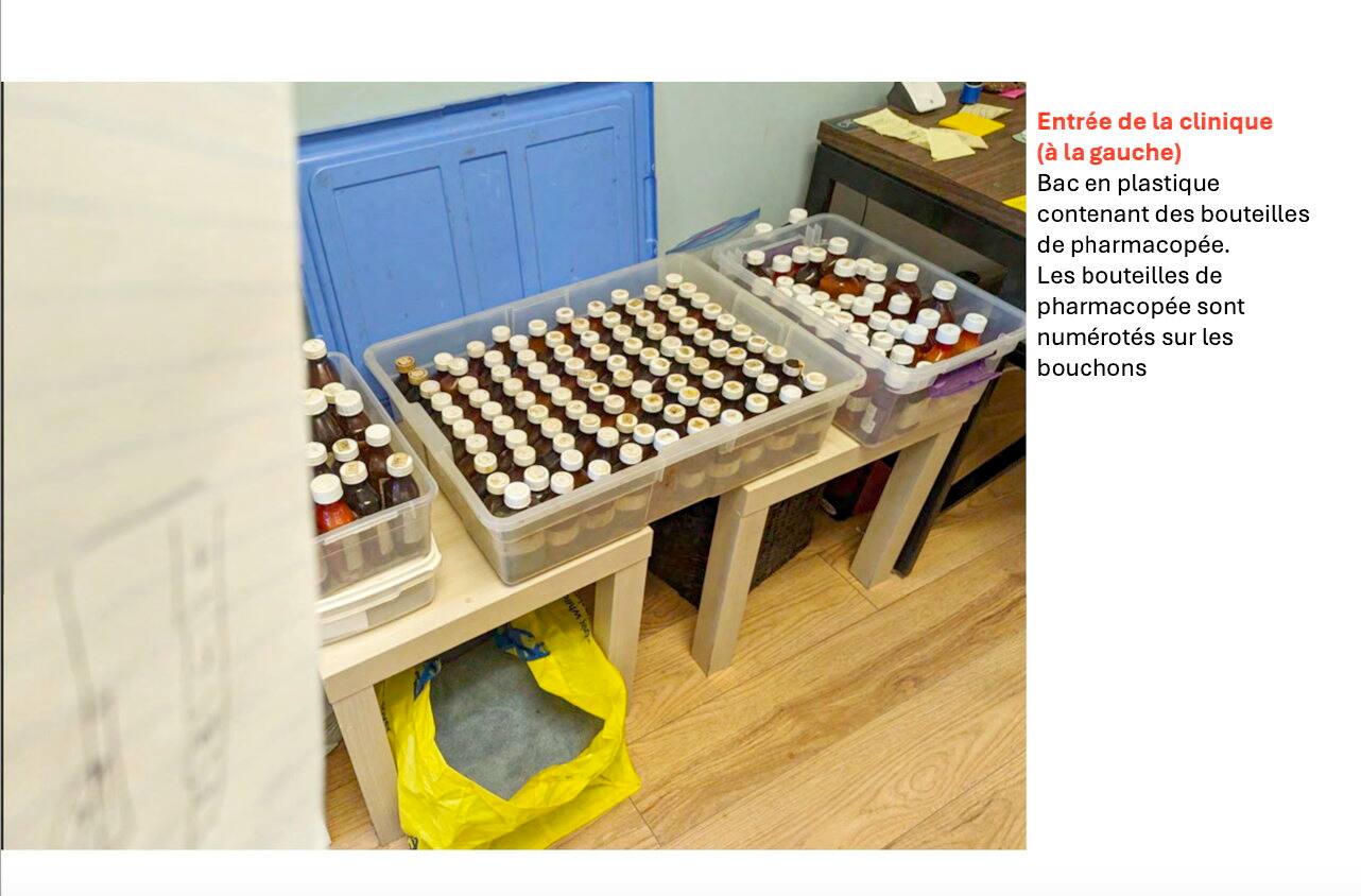 Retrato del acupunturista Gasan Askerow, multado con 30.000 dólares, en particular por utilizar agujas sucias en quebequenses.  Al fondo, agujas contaminadas encontradas en su despacho durante la investigación del síndico de la Orden.