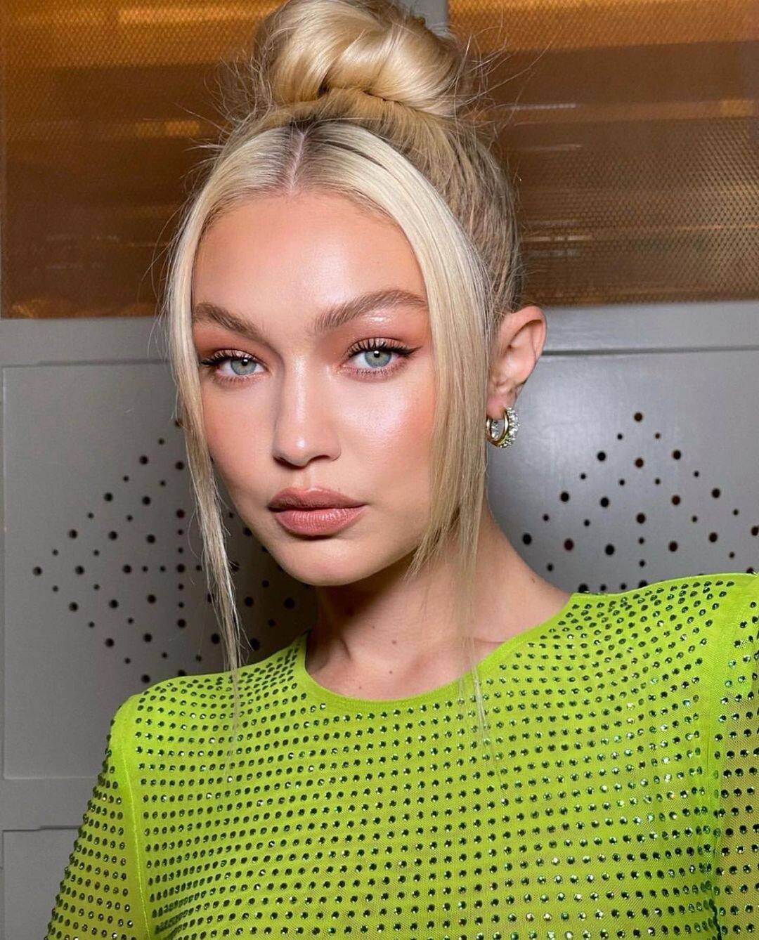 Gigi Hadid ose un rouge à lèvres controversé