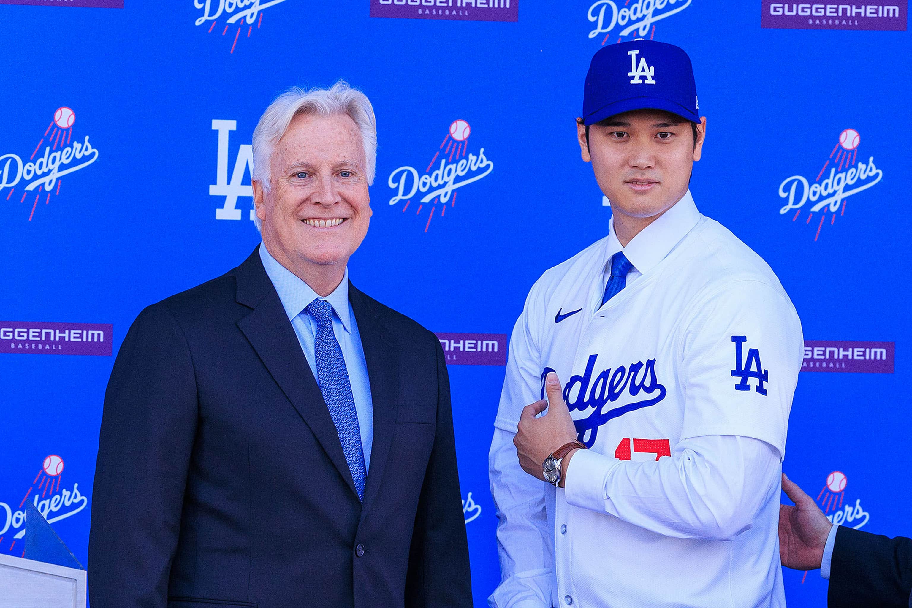 Un fouillis colossal : comment le propriétaire des Dodgers et grand argentier de la LPHF, Mark Walter, s’est retrouvé avec 20 milliards $ de problèmes