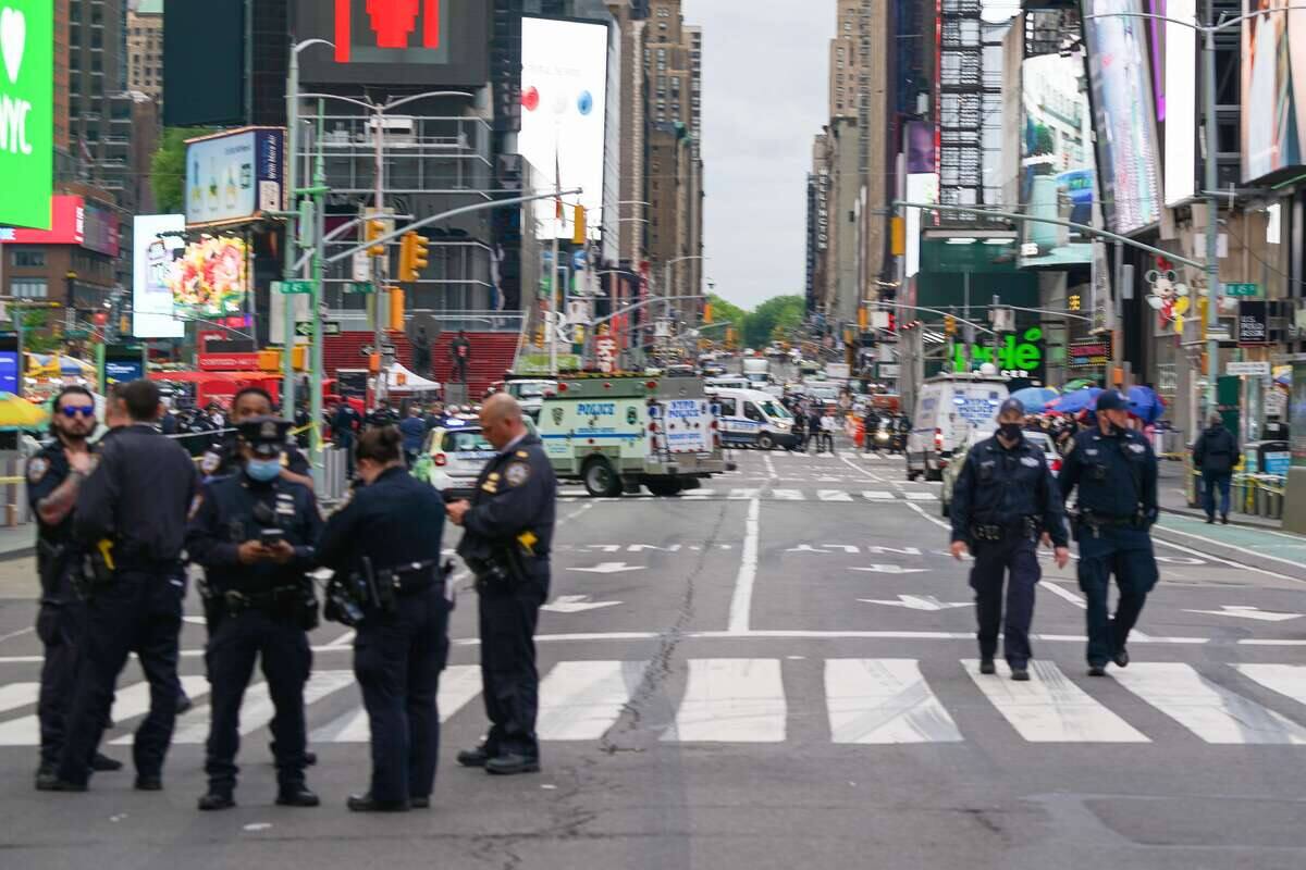 Fusillade à Times Square un enfant de quatre ans blessé TVA Nouvelles
