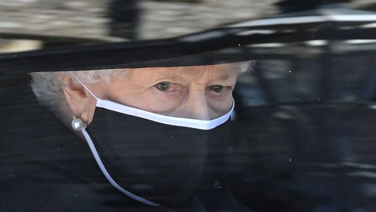 Fêtes la veille de funérailles royales : Downing Street s’excuse auprès de la reine