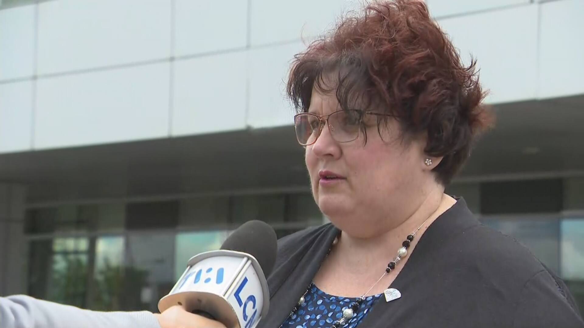 Urgences d&eacute;bord&eacute;es: &laquo;est-ce que quelqu&rsquo;un va mettre ses culottes et va prendre action?&raquo;