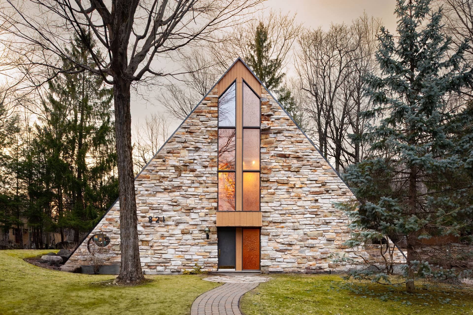 Maison A-Frame au charme rustique pour 1.2 M $