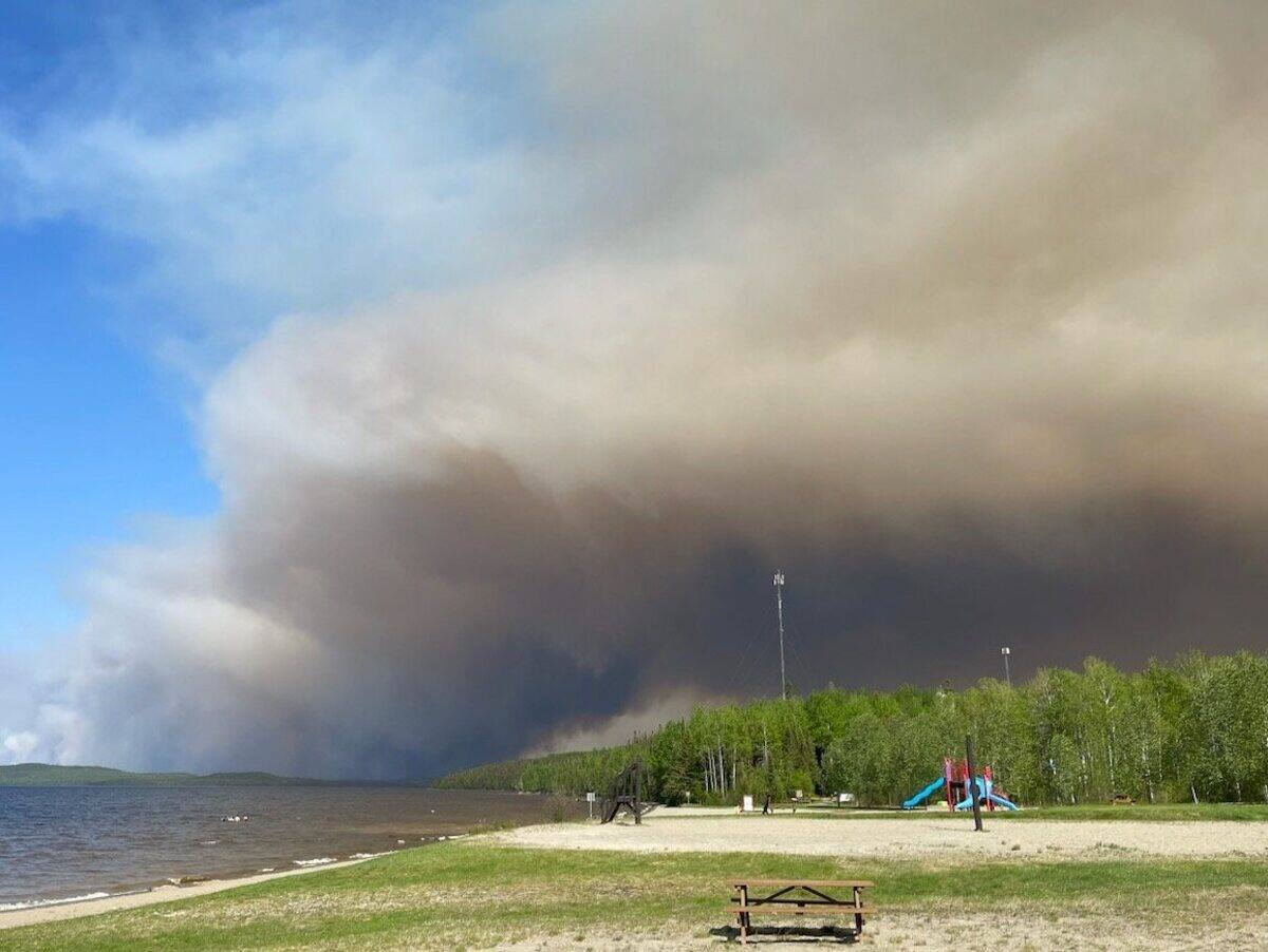 Incendies de forêt à LebelsurQuévillon retour et évacuation
