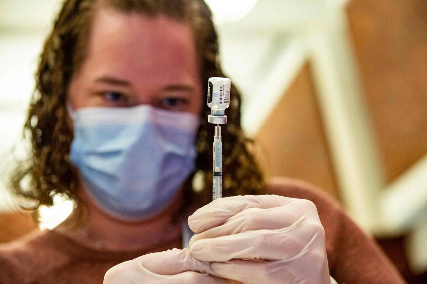 Pandémie de COVID-19: le vaccin adapté à Omicron approuvé jeudi par Santé Canada Pandémie de COVID-19: le vaccin adapté à Omicron approuvé jeudi par Santé Canada