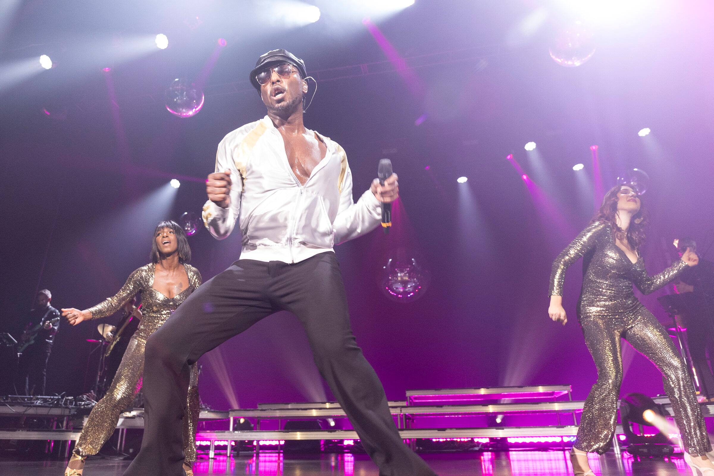 Deux heures de gros plaisir avec le spectacle disco «Avenue 54» au ...