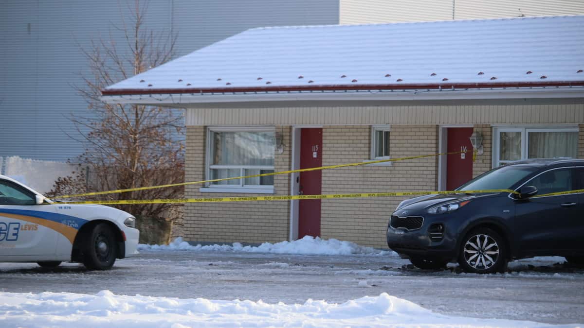 Un homme retrouvé ensanglanté près d’un motel à Saint-Romuald