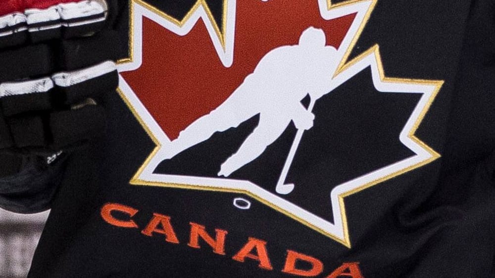 ÉCJ: le procès des cinq joueurs accusés d’agression sexuelle s'amorcerait dans 13 mois