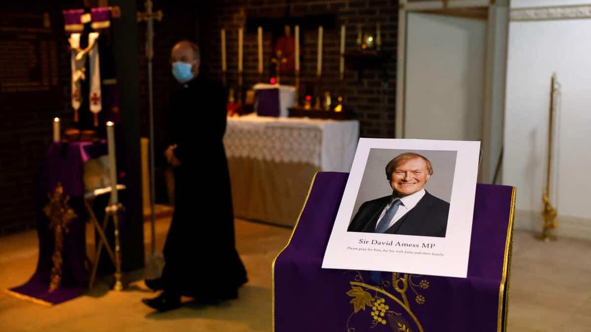 Le meurtre de David Amess est qualifié d'«acte terroriste» par la police britannique