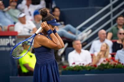 Naomi Osaka estaba tratando de bloquear el ruido de la multitud entre los puntos.