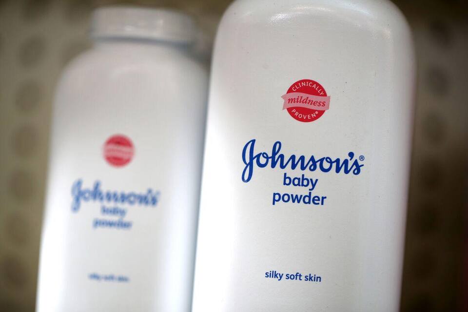 Johnson Johnson Cesse De Vendre Son Talc Pour Bebes Controverse Aux E U Et Au Canada Jdm Johnson Johnson Cesse De Vendre Son Talc Pour Bebes Controverse Aux E U Et Au Canada Jdm