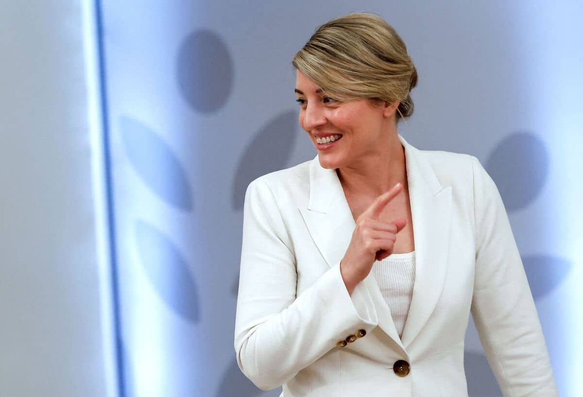 Des relations &laquo;stables&raquo; avec la Chine, plaide M&eacute;lanie Joly