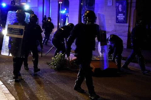 Spain: new clashes in Barcelona to protest against the arrest of a rapper
