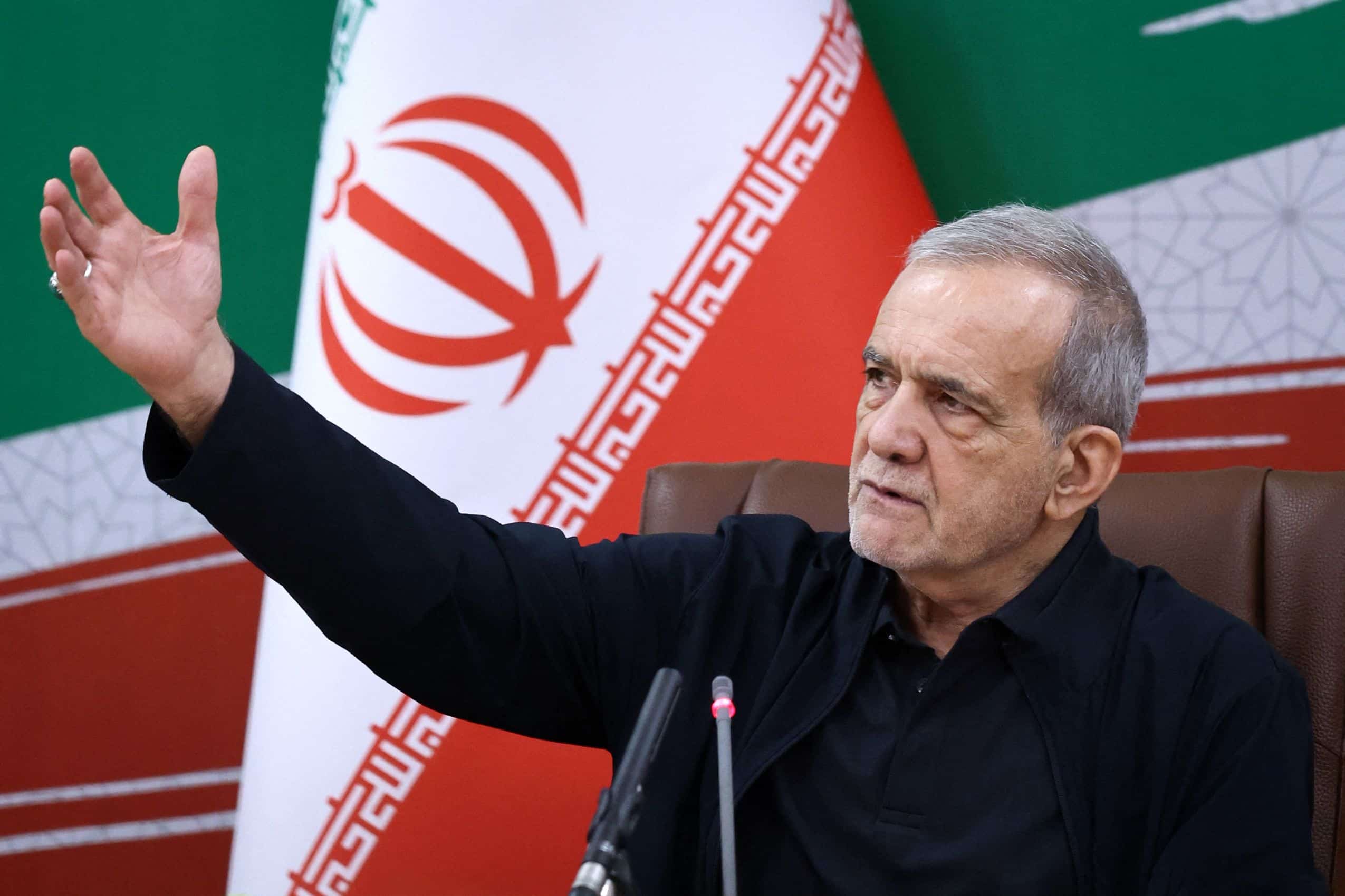Le président iranien admet que le pays traverse «de nombreuses difficultés»