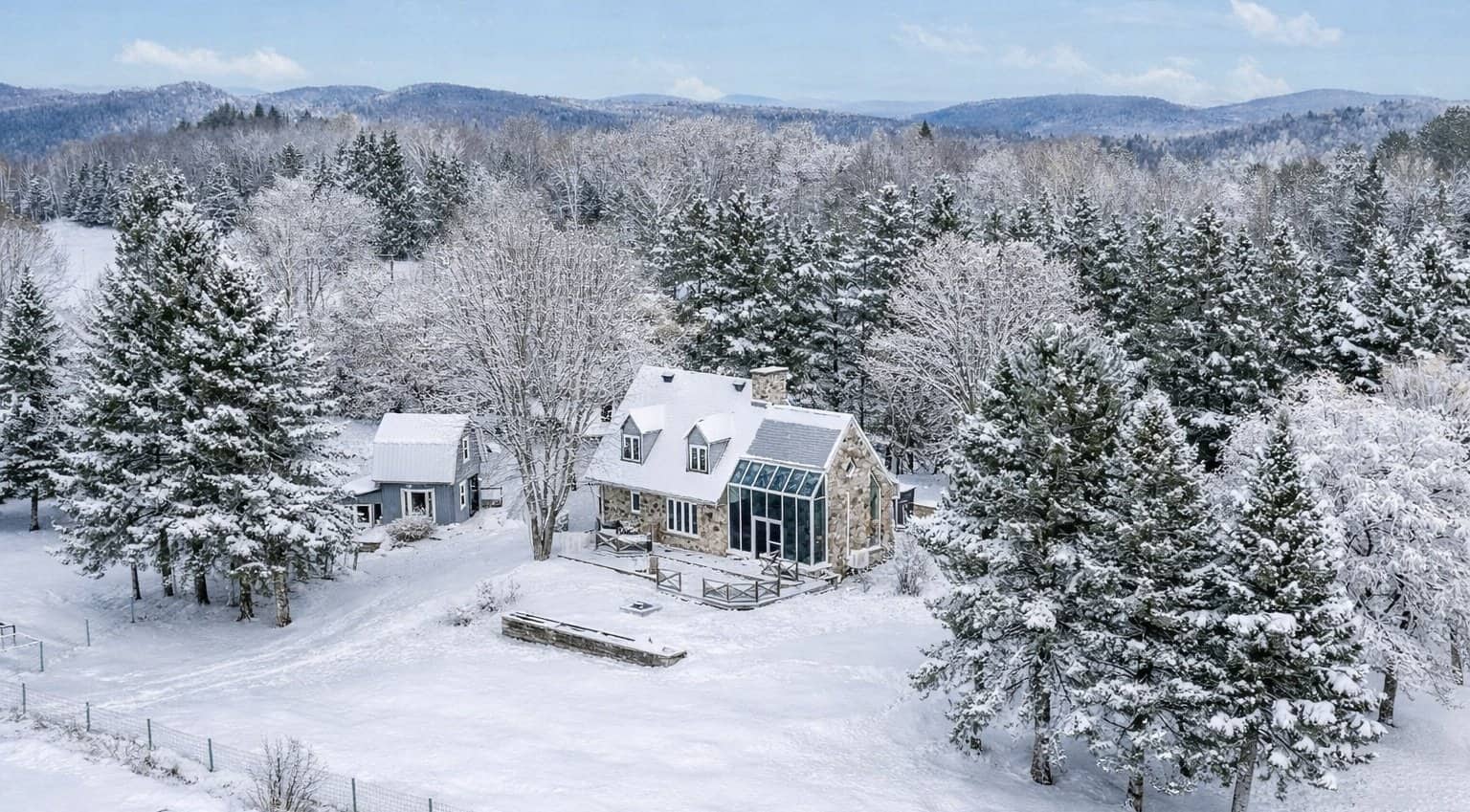 Cette jolie maison en pierre est à vendre