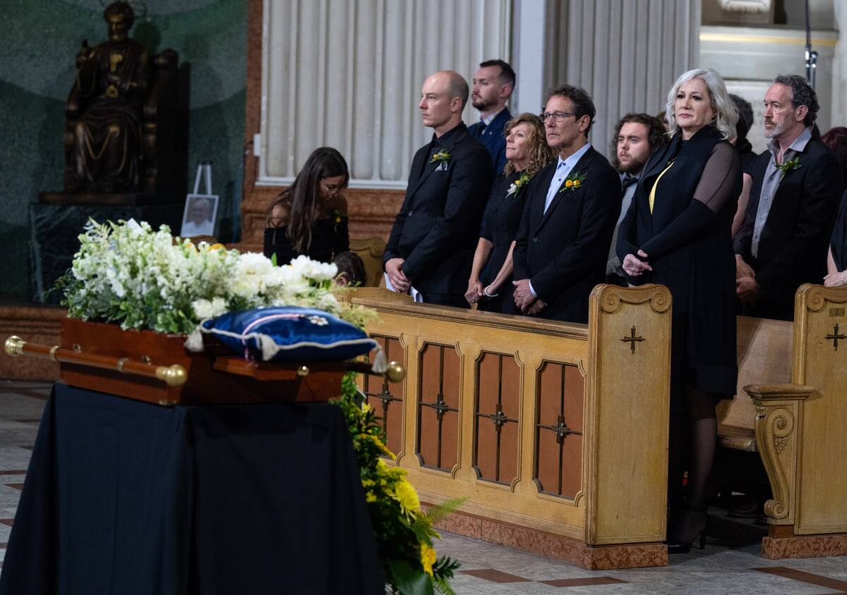 Du soleil et de grandes prestations pour les fun&eacute;railles nationales de Jean-Pierre Ferland