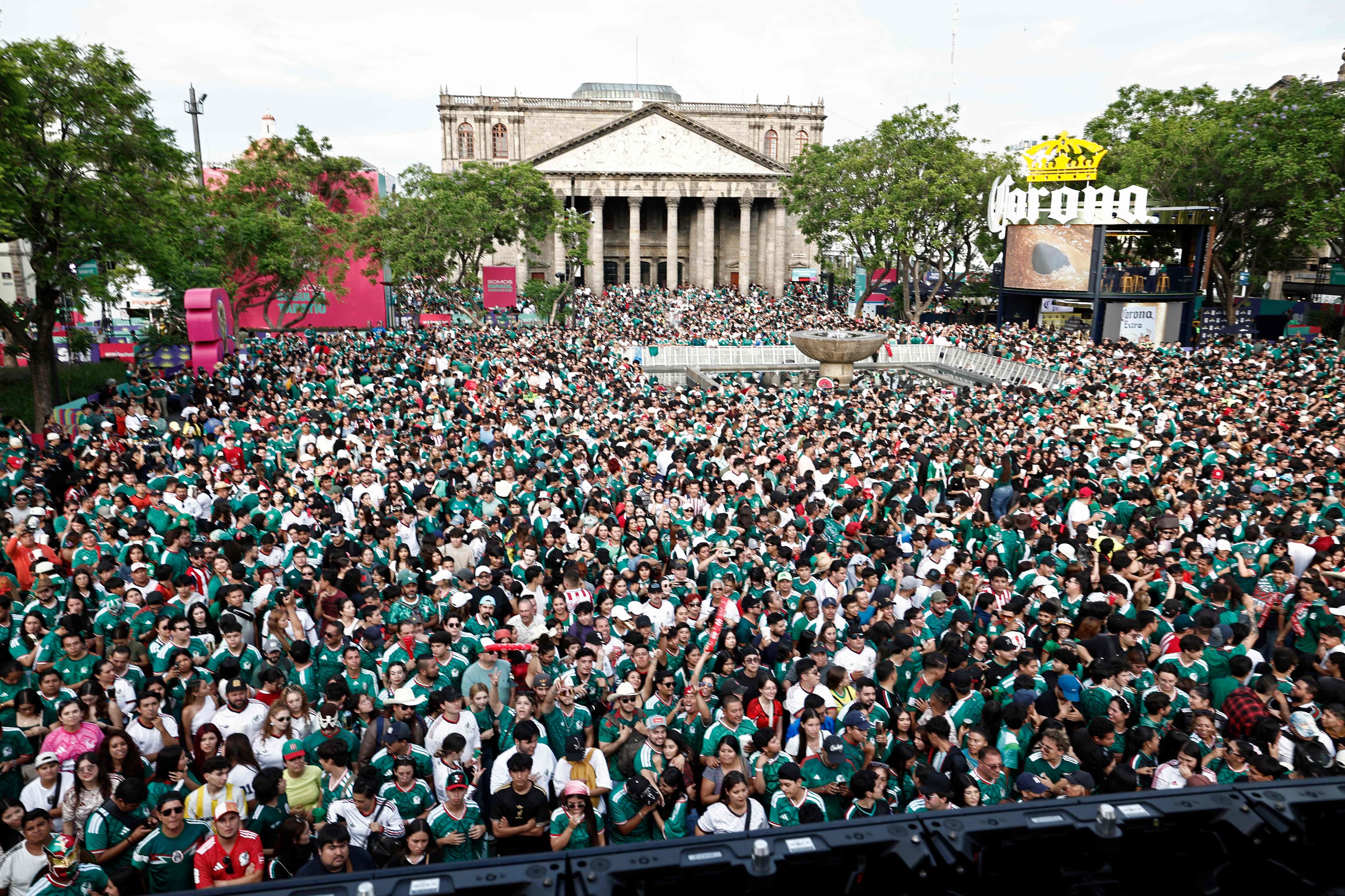 Mondial-2026: au moins deux morts lors des célébrations à Mexico