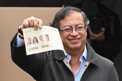 Brasil: Gobierno de Bolsonaro felicita a Petro por su elección en Colombia