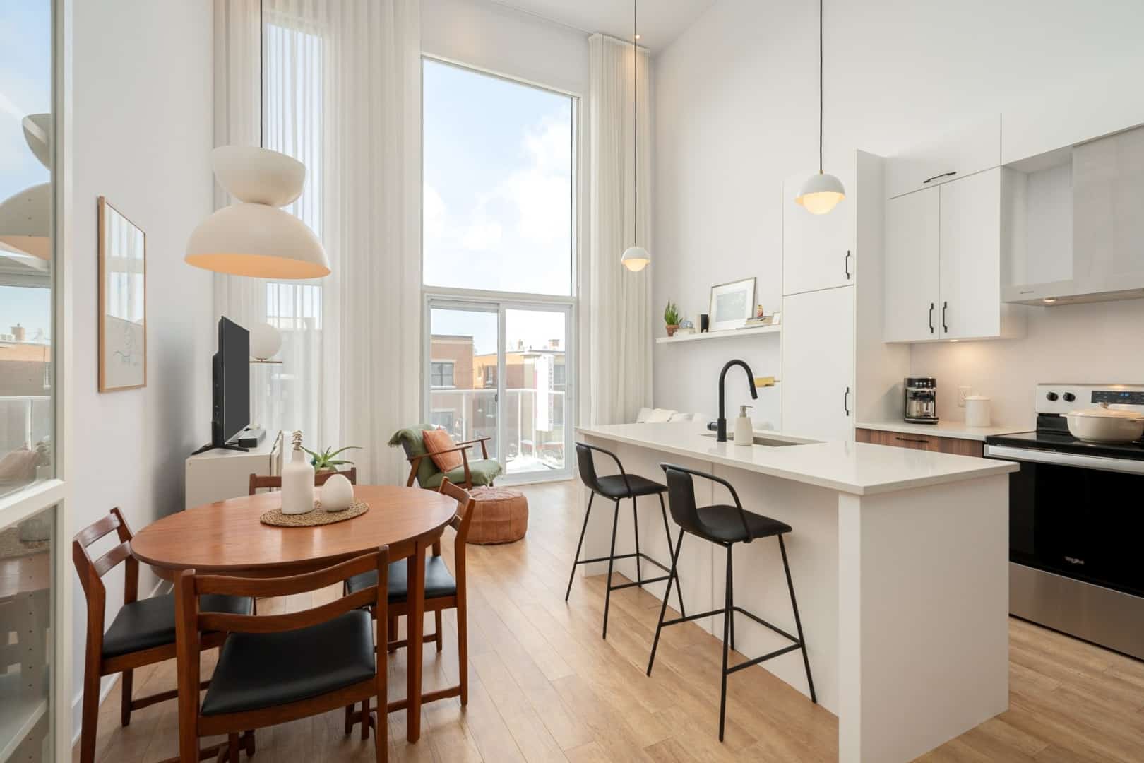 Superbe condo avec mezzanine à vendre