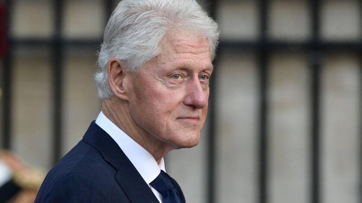 L'ex-président américain Bill Clinton hospitalisé pour une infection