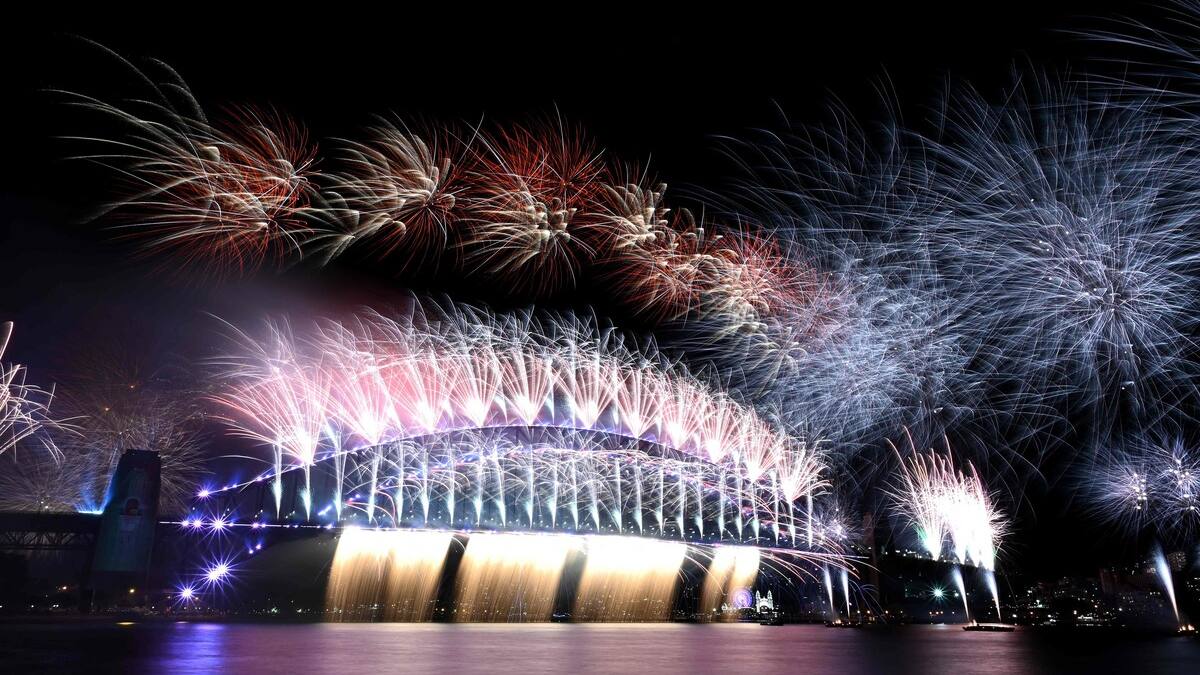 Le monde fête un deuxième Nouvel An sous l’ombre de la COVID