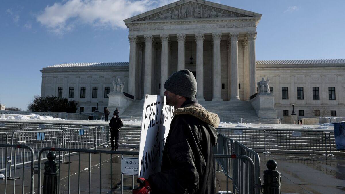 La Cour suprême divisée sur l'obligation vaccinale pour des millions de salariés américains