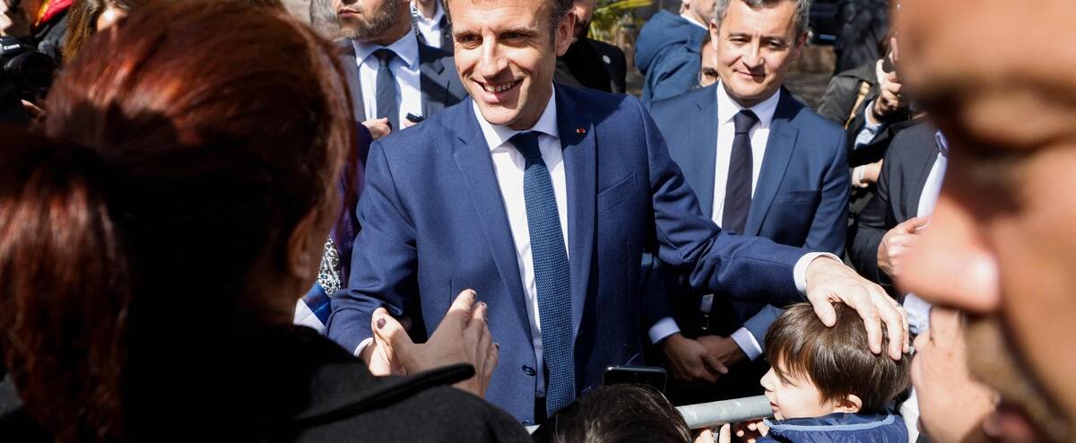 Présidentielle française : Macron et Le Pen repartent en campagne sur le terrain
