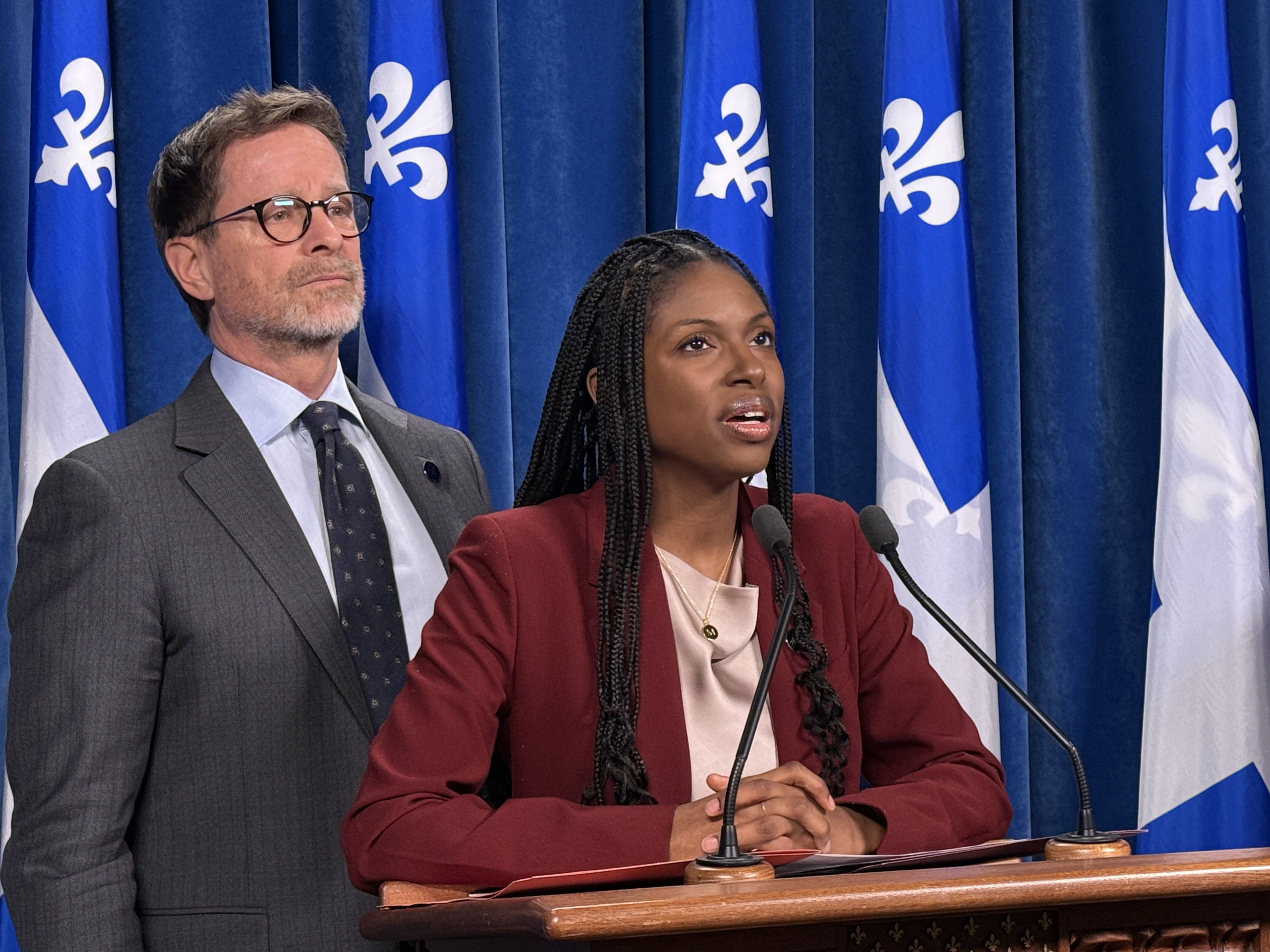 Tous les partis, sauf les libéraux, sont scandalisés par les visites de soldats israéliens dans des écoles juives de Montréal