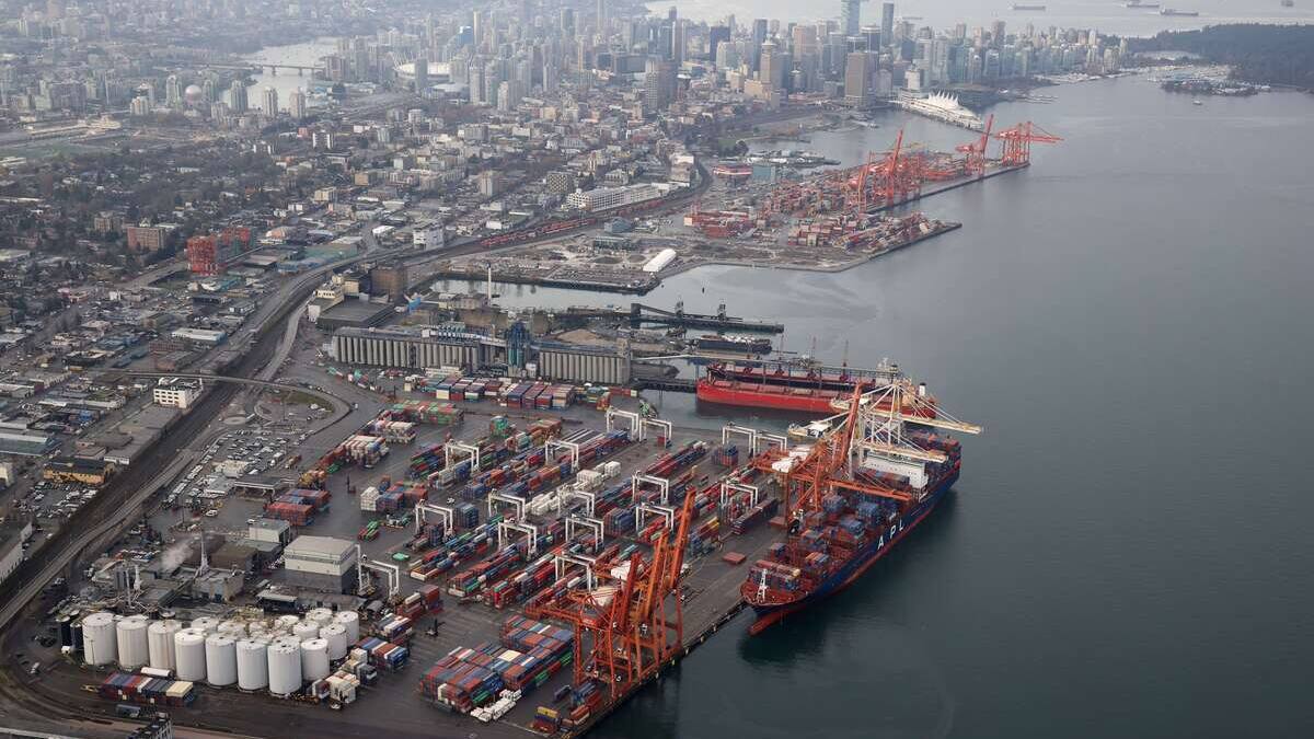 Les navires russes interdits dans les eaux et les ports canadiens