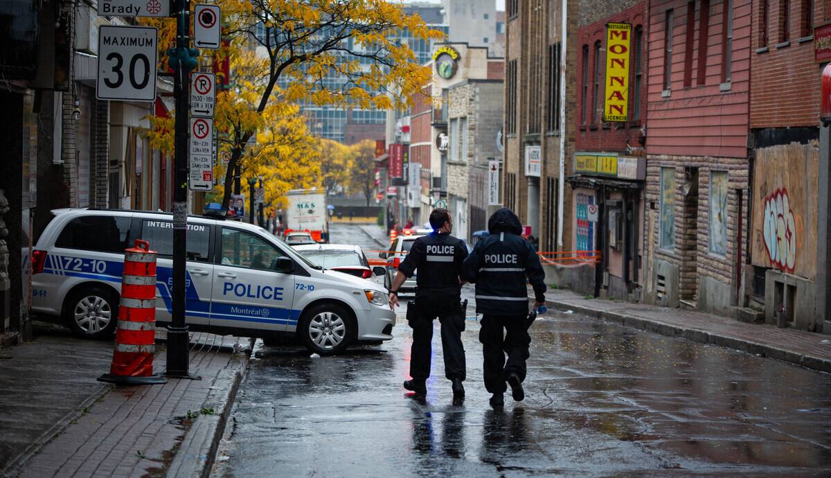 [PHOTOS] Montr&eacute;al: une femme dans un &eacute;tat critique apr&egrave;s avoir &eacute;t&eacute; poignard&eacute;e