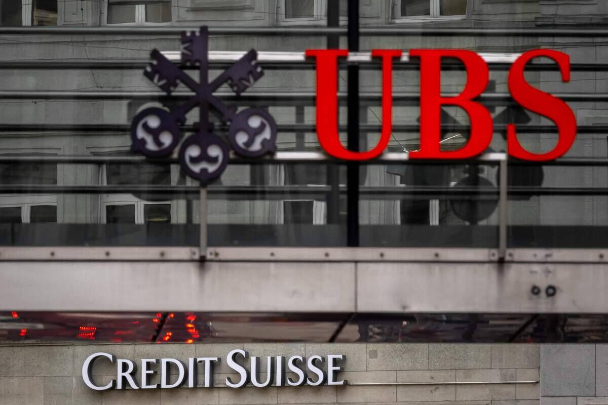 La banque UBS poussée à racheter Credit Suisse et éviter une débâcle | JDQ