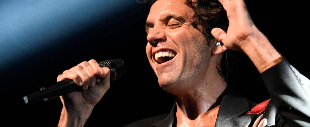 Mika enflamme le Centre Bell