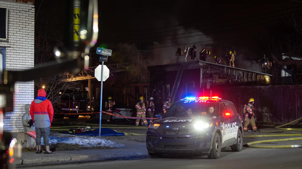 The Ravage Quebec Building Montréal: le SPVM enquête sur un incendie qui a ravagé une résidence de ...