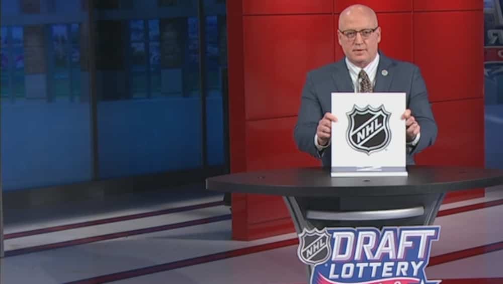 Gary Bettman estime que le nouveau format de la loterie du repêchage de la LNH a besoin «d'être peaufiné»