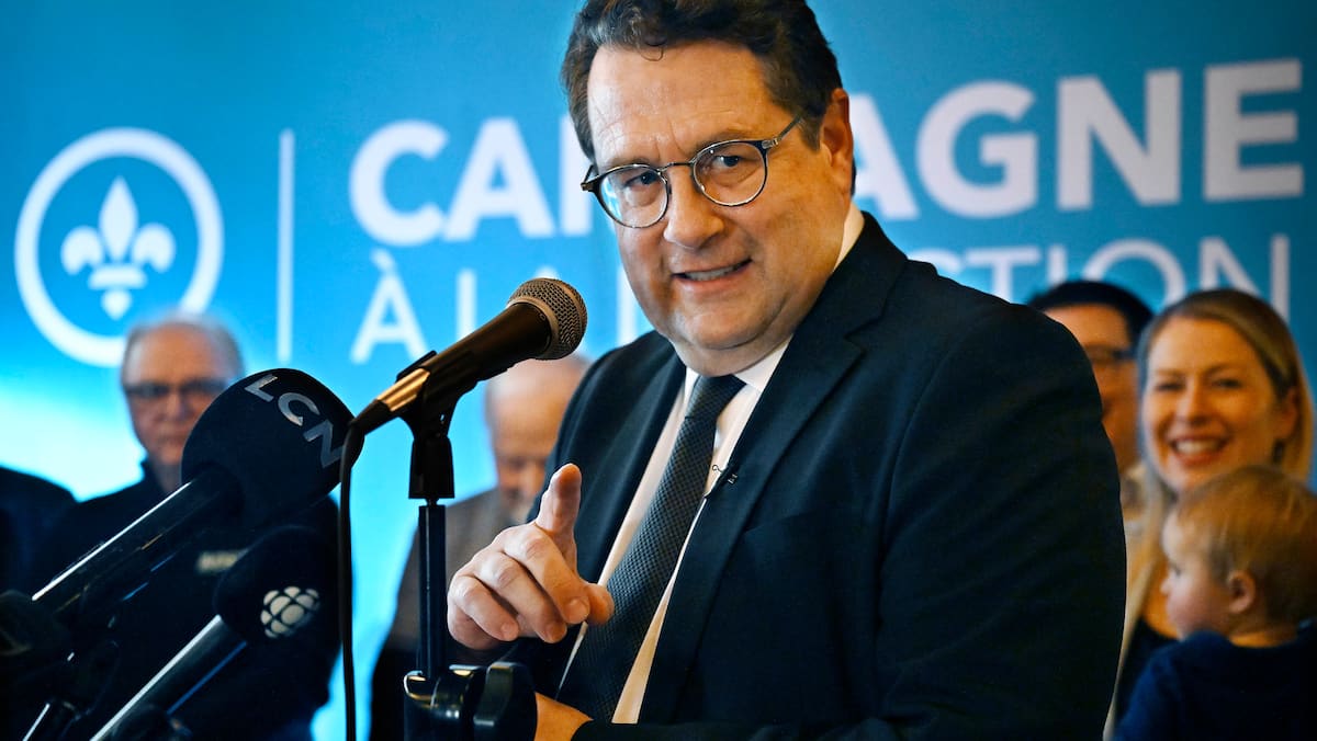 Comparé à Donald Trump: «j’m’en fous», déclare Bernard Drainville qui promet de terminer la course