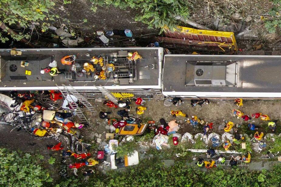 Image principale de l'article Un déraillement de train fait au moins 51 morts