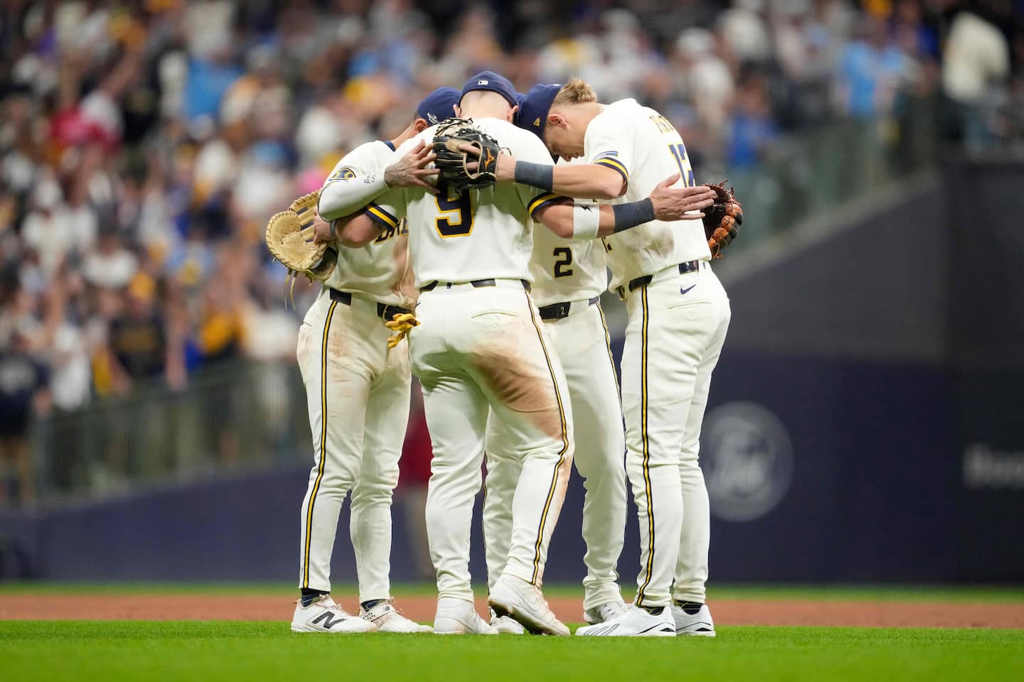Les Brewers remportent le match inaugural de la série de la Ligue nationale