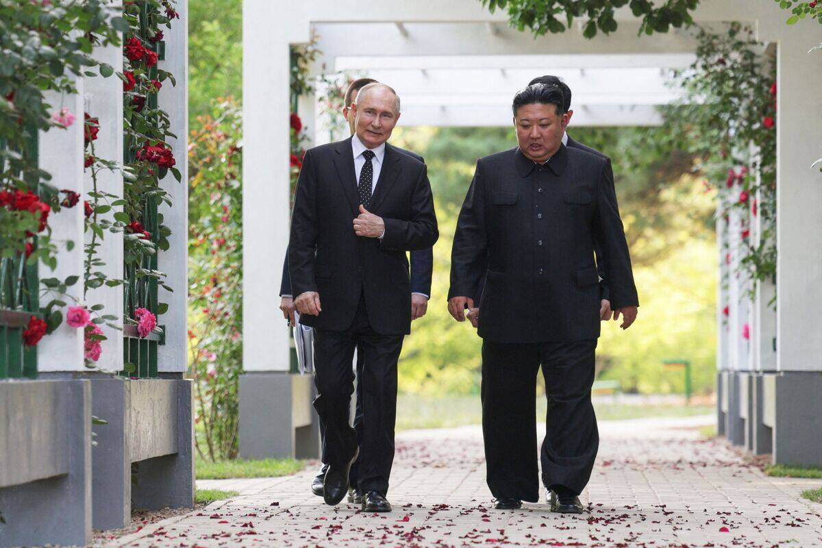 Poutine et Kim signent un accord d’assistance mutuelle en cas «d ...