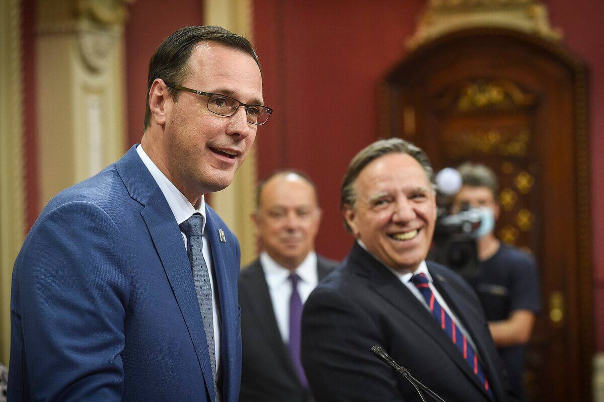Legault remanie son cabinet: coup de balai au ministère de la Santé | JDQ