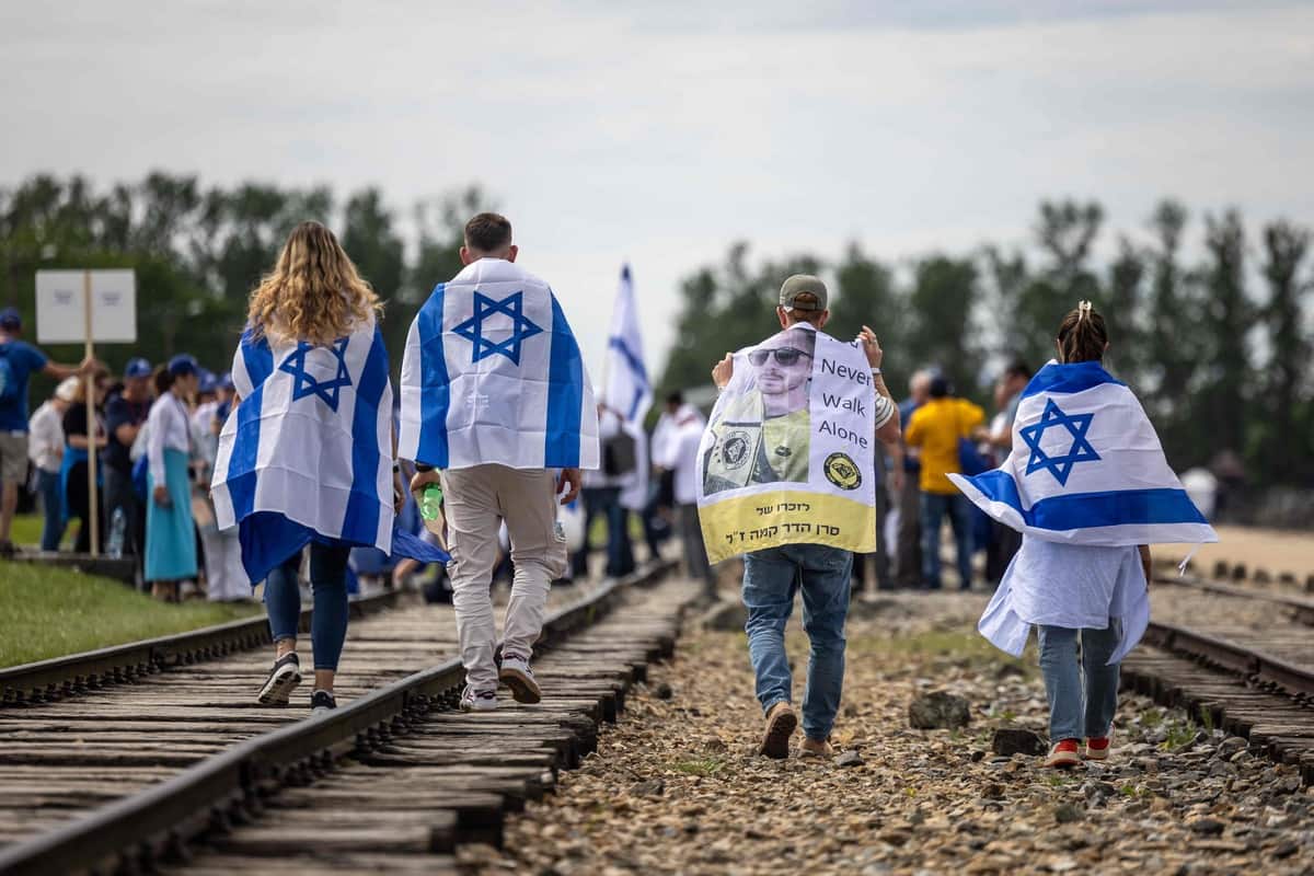 &laquo;Marche des vivants&raquo;: des ex-otages du Hamas et des survivants du g&eacute;nocide nazi r&eacute;unis &agrave; Auschwitz