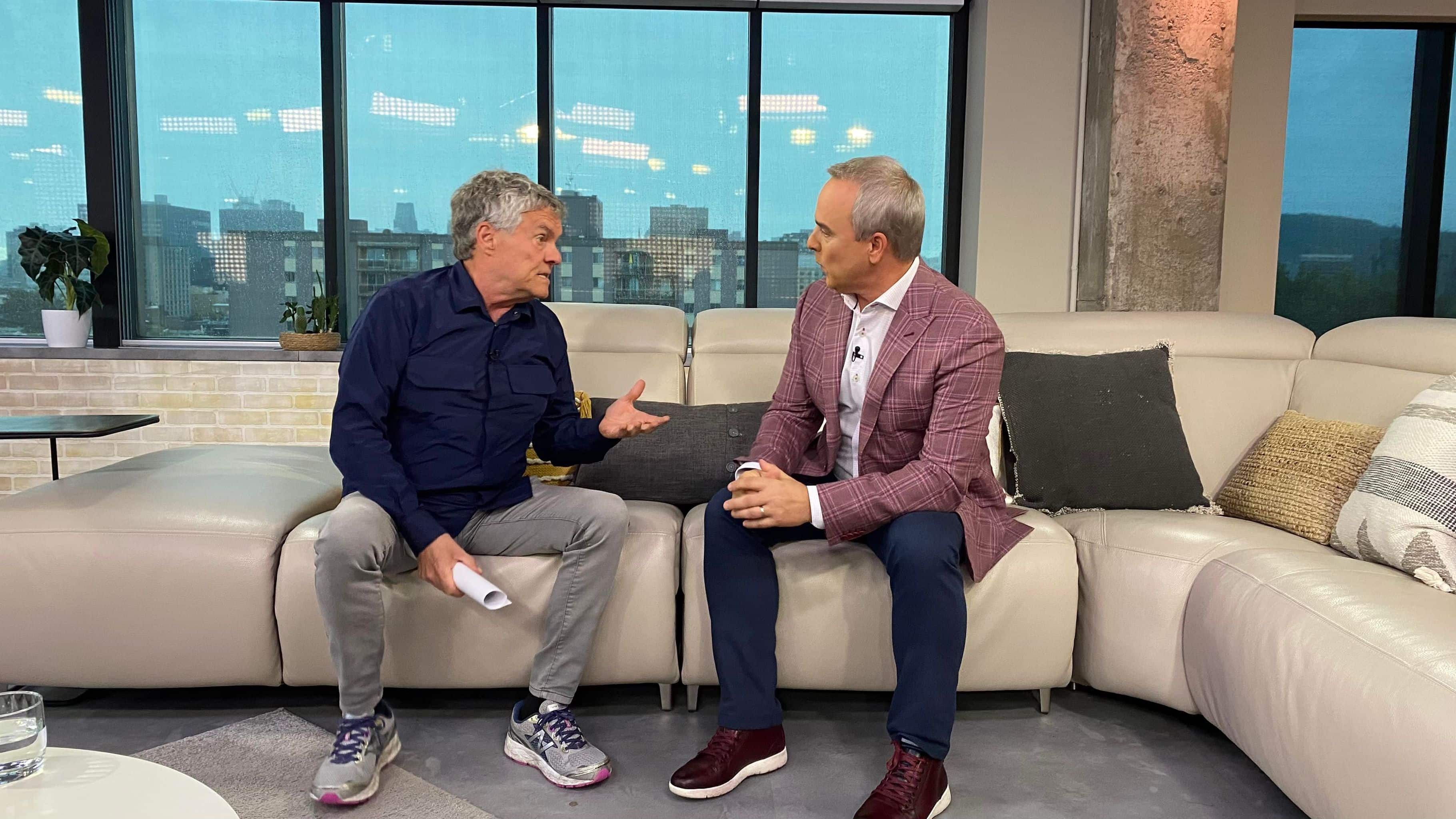 On célèbre le but de Paul Henderson