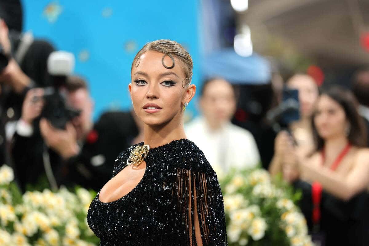 Sydney Sweeney vole la vedette sur le tapis rouge