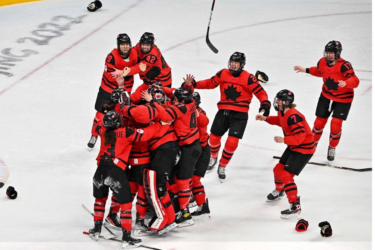 Les Canadiennes triomphent sur les Am&eacute;ricaines pour remporter l&rsquo;or olympique