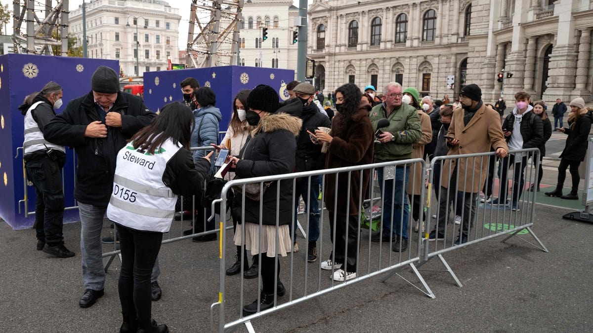 L'Autriche confine toute sa population et impose la vaccination