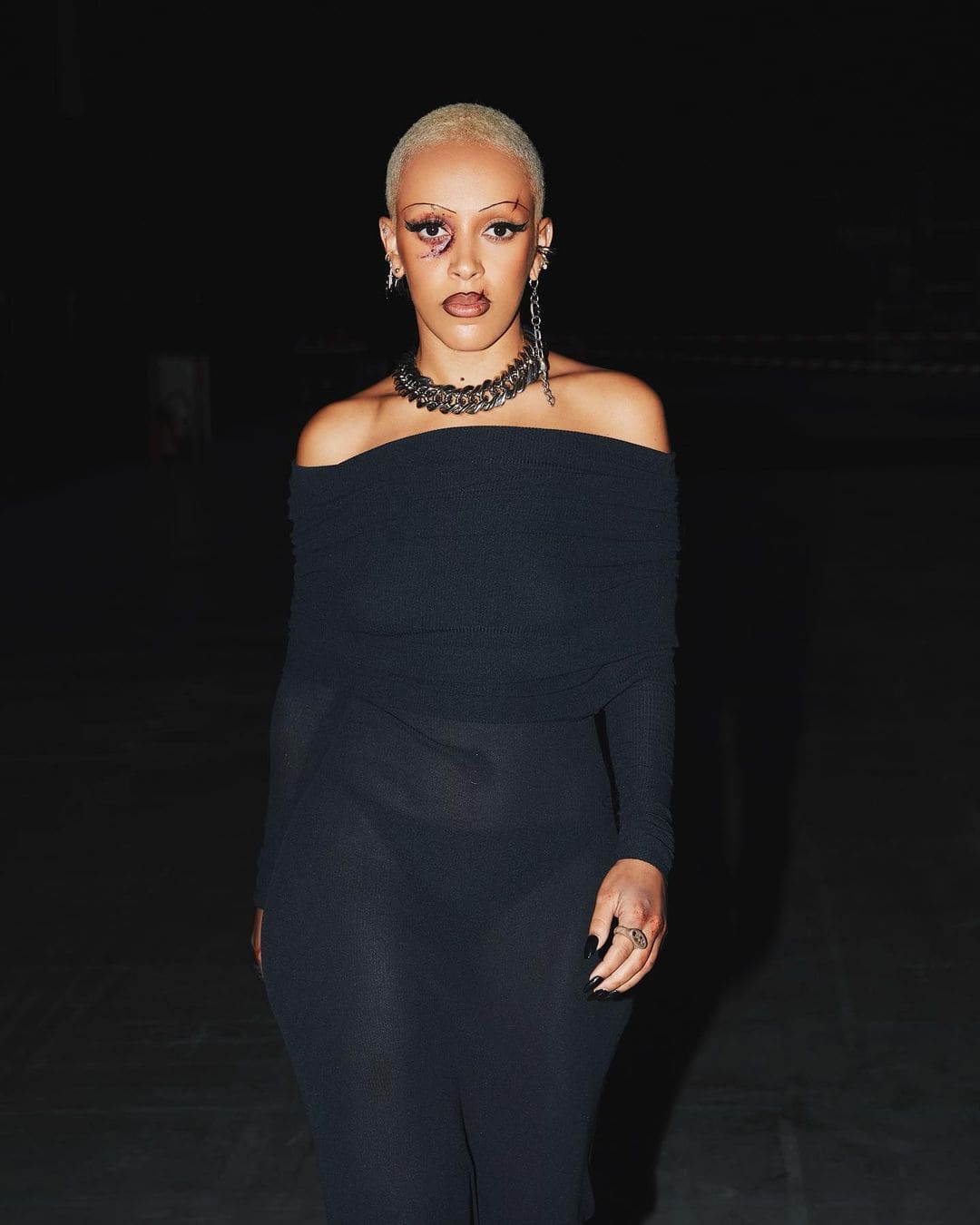 Le maquillage de Doja Cat sème la controverse