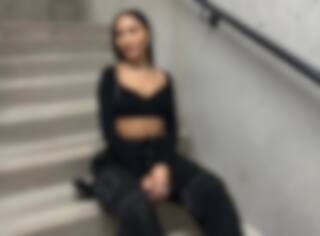 10 faits sur les filles qui ne portent que du noir