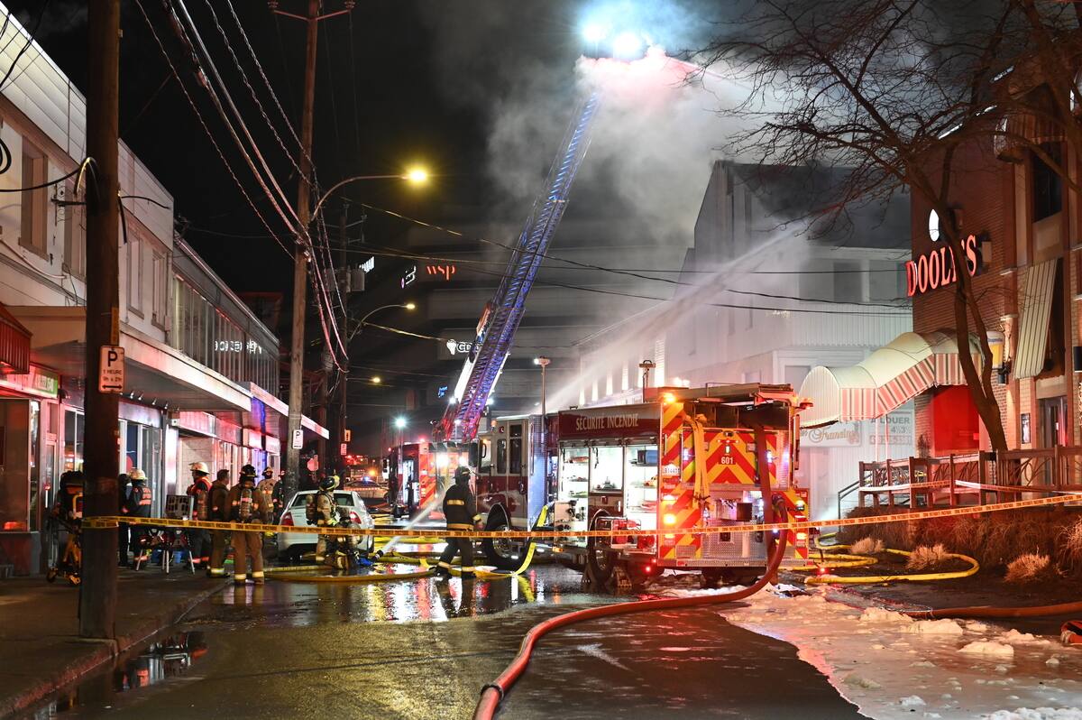 EN IMAGES | Un incendie ravage un immeuble à logements de Saint-Georges ...